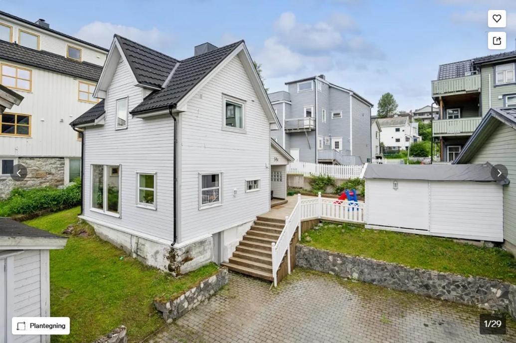 Feriehus Aurora House, Center, Free 3-car Parking *